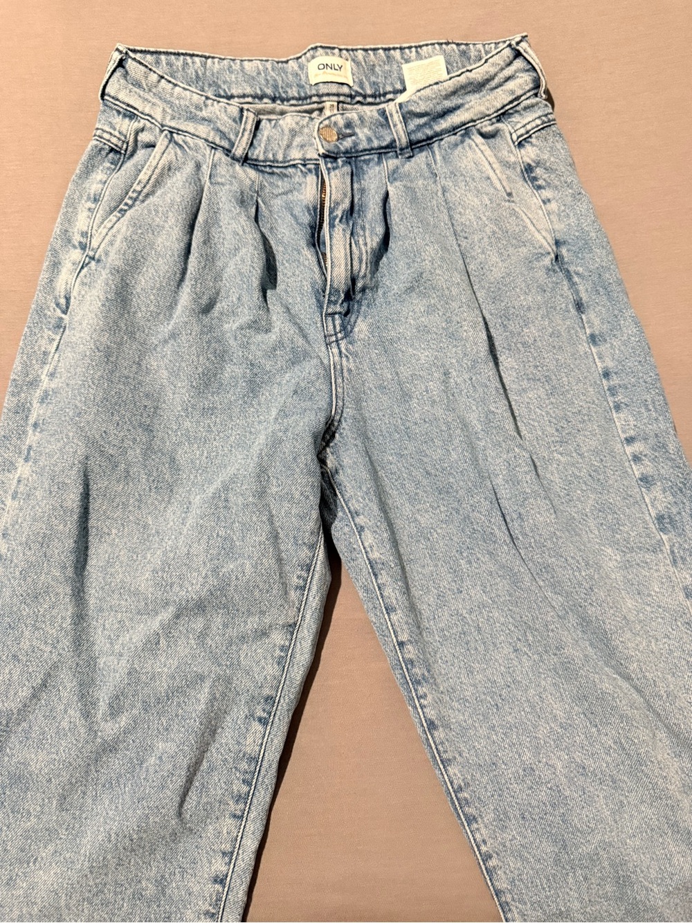 ONLY Light Wash High-Rise Pleated Boyfriend Jeans